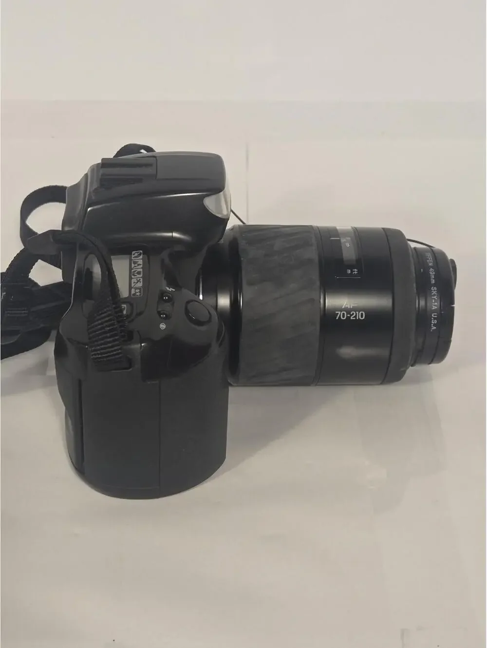 Vintage Minolta Maxxum 300si 35mm SLR Film Camera AF 70-210mm Lens Black Strap